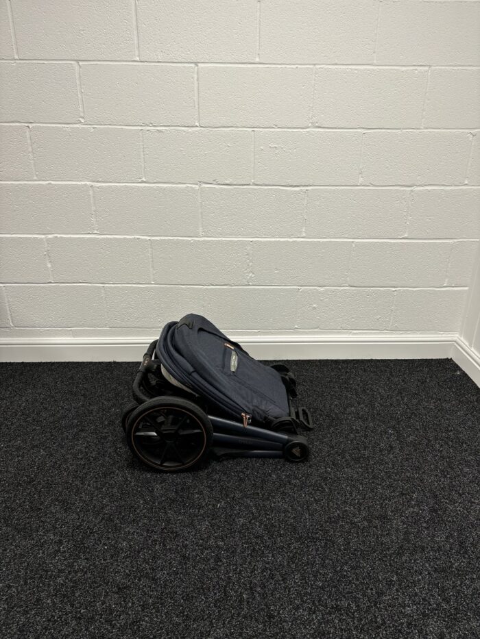 Pre Loved Venicci Upline Navy - Image 7